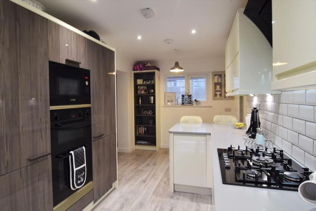 Mikes At Menai - Stylish & Spacious 3 Bed House In Menai Bridge. Eksteriør bilde