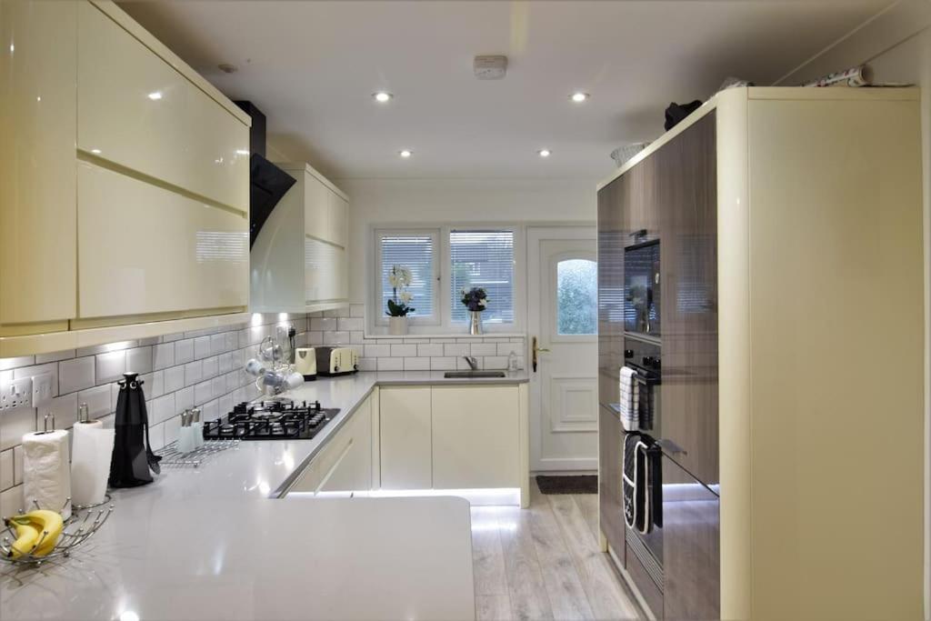 Mikes At Menai - Stylish & Spacious 3 Bed House In Menai Bridge. Eksteriør bilde