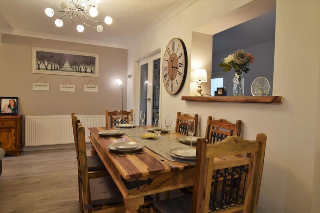 Mikes At Menai - Stylish & Spacious 3 Bed House In Menai Bridge. Eksteriør bilde
