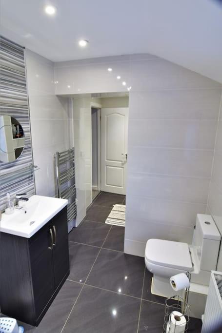 Mikes At Menai - Stylish & Spacious 3 Bed House In Menai Bridge. Eksteriør bilde